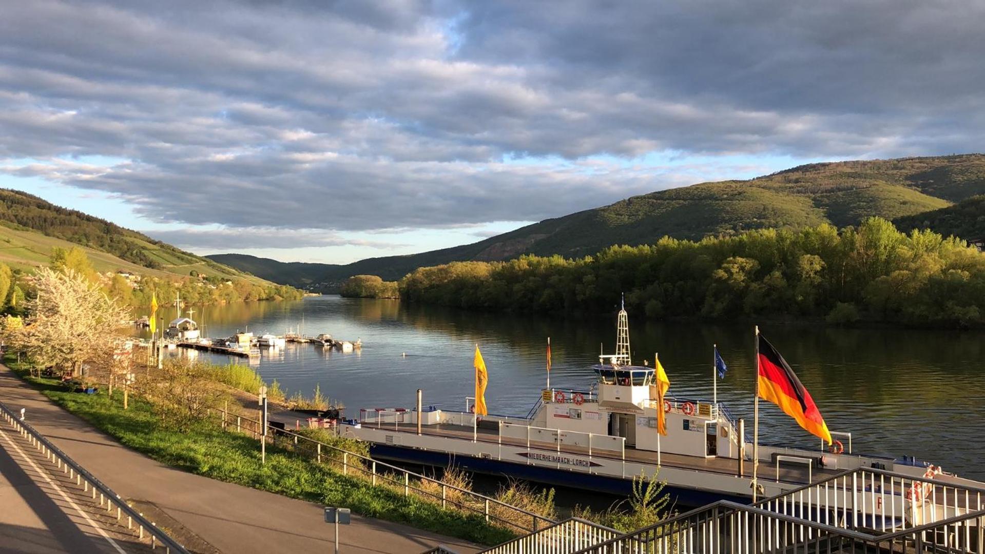 Rheinliebe Bistro Und Pension Лорх Экстерьер фото